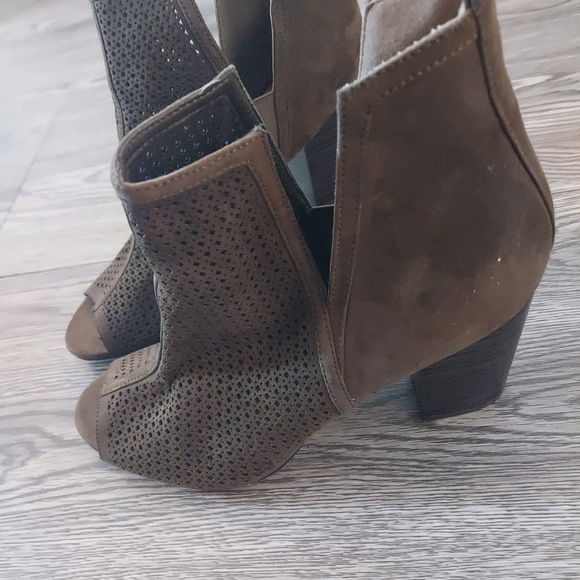 Open toe boots - Picture 4 of 4